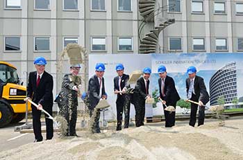 Schuler's Chief Technology Officer Joachim Beyer and Chief Operating Officer Dr. Peter Jost, GÖppingen's Senior Planning Officer Helmut Renftle, Schulerâ's Supervisory Board Chairman and ANDRITZ Chief Executive Officer Dr. Wolfgang Leitner, Sch